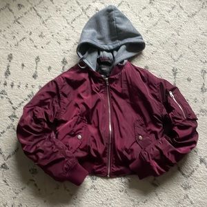 Forever 21 Burgundy Women’s Medium Cropped Hoodie Puffer Jacket